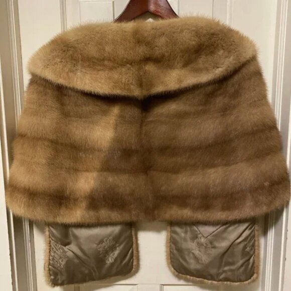 Gorgeous Brown Fur Stole - Picture 3 of 9
